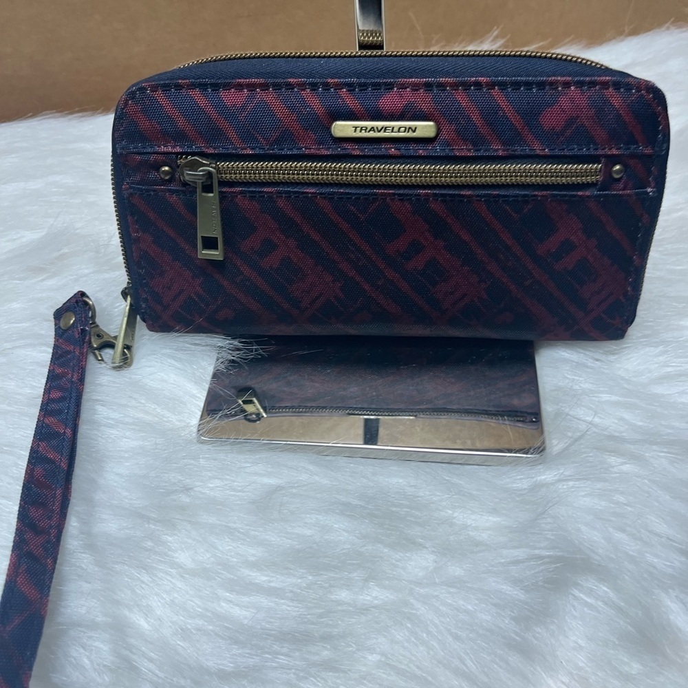 Travelon Blue and Red Geometric Pattern Clutch Wristlet Wallet